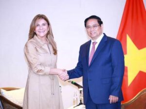 Carolina Mejía se reúne con el primer ministro de Vietnam