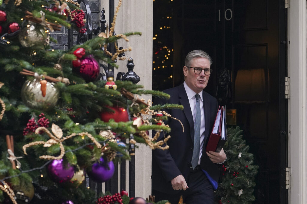 Starmer intenta relanzar su Gobierno con un "plan para el cambio": "La gente está cansada de que les prometan el mundo y las soluciones sean como tiritas"