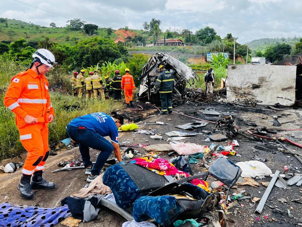 Al menos 32 muertos en un accidente de autobús en Brasil