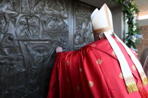 El Papa Francisco convierte en 'basílica' la prisión romana de Rebibbia para abrir la segunda Puerta Santa del Jubileo