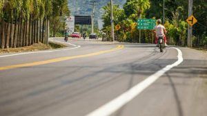 Rescatan  dos niñas mientras deambulaban por una carretera