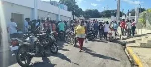 Balacera deja muertos un oficial de la Policia y un joven