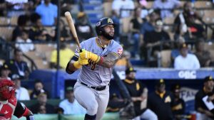 Las Águilas vencen 11-2 al Escogido