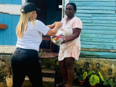 Comedores Económicos asiste a familias afectadas por lluvias