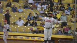 Los Leones del Escogido vencen a las Águilas