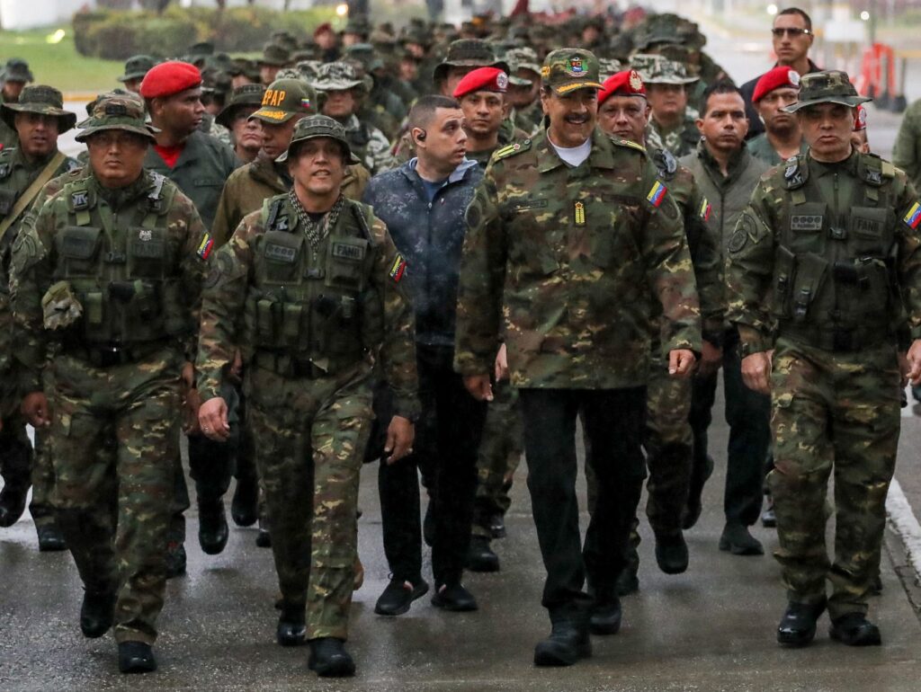 Maduro despliega a 150.000 militares del Escudo Bolivariano para defenderse de "invasiones extranjeras"