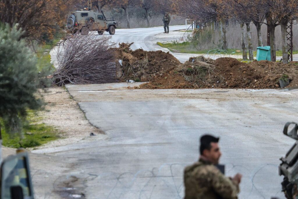 El ejército israelí bloquea a tiros el intento de miles de libaneses de volver a sus casas