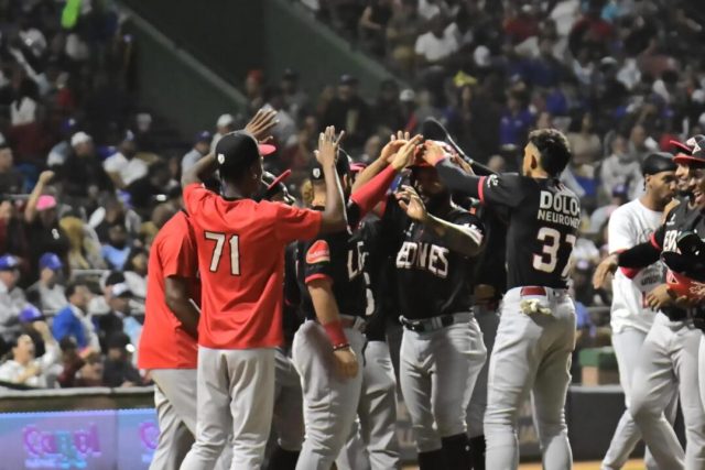 Escogido vence EO por segunda noche seguida y se coloca a un paso de la final