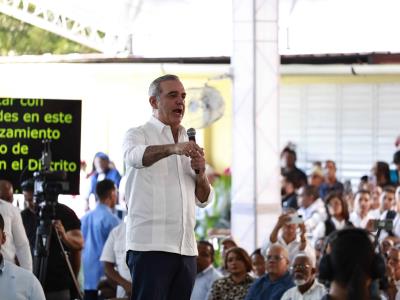 Gobierno inicia plan de titulación en barrios del Distrito Nacional