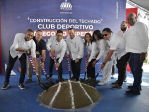 Paliza y Kelvin Cruz inician construcción de techados en Puerto Plata