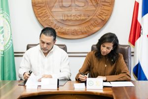 VoiceTeam y UTESA firman convenio para impulsar desarrollo profesional y académico de estudiantes y colaboradores