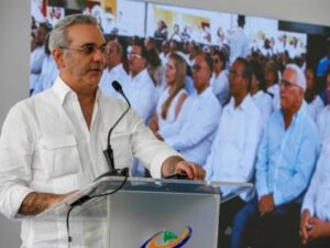 Presidente Abinader inaugura tres obras en Hato Mayor